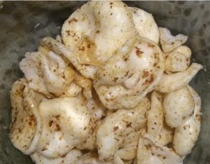 Cara Membuat Kerupuk Ikan yang Pedas dan Gurih