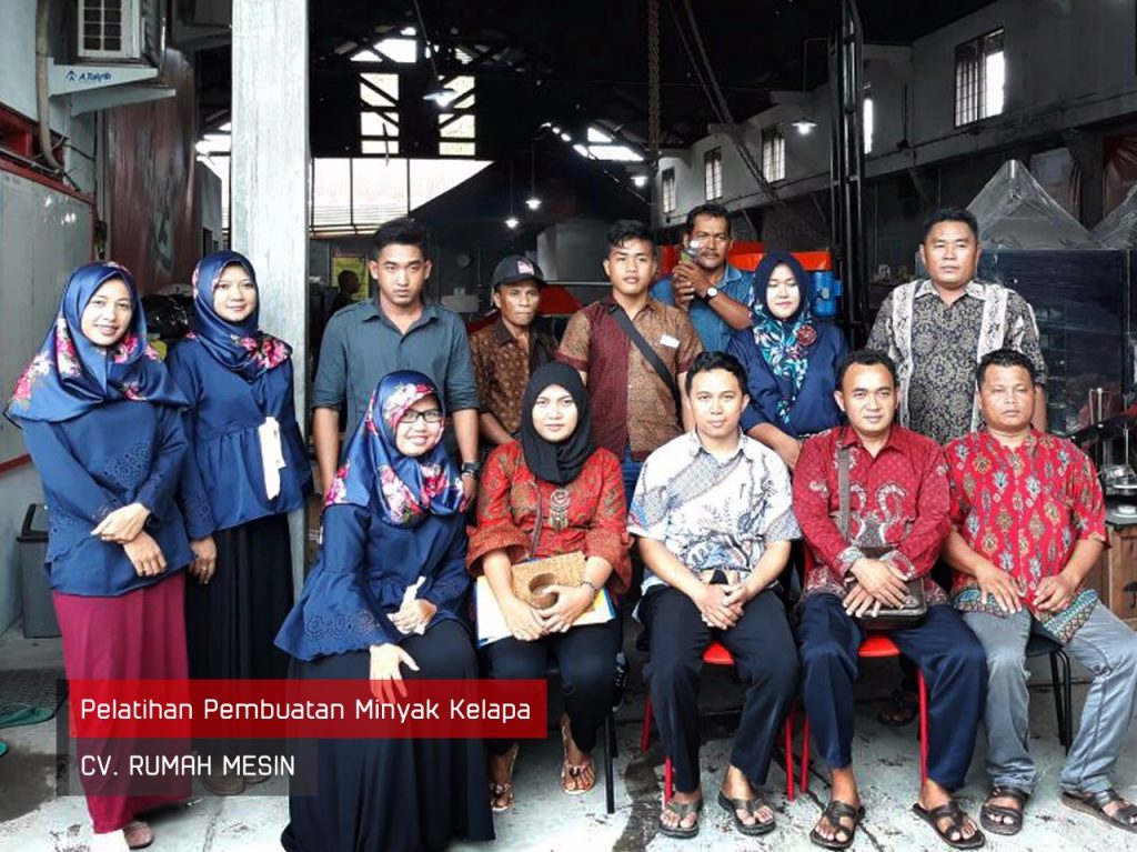 Pelatihan Pembuatan Minyak Goreng Kelapa