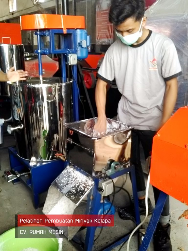 Proses Pemarutan Kelapa