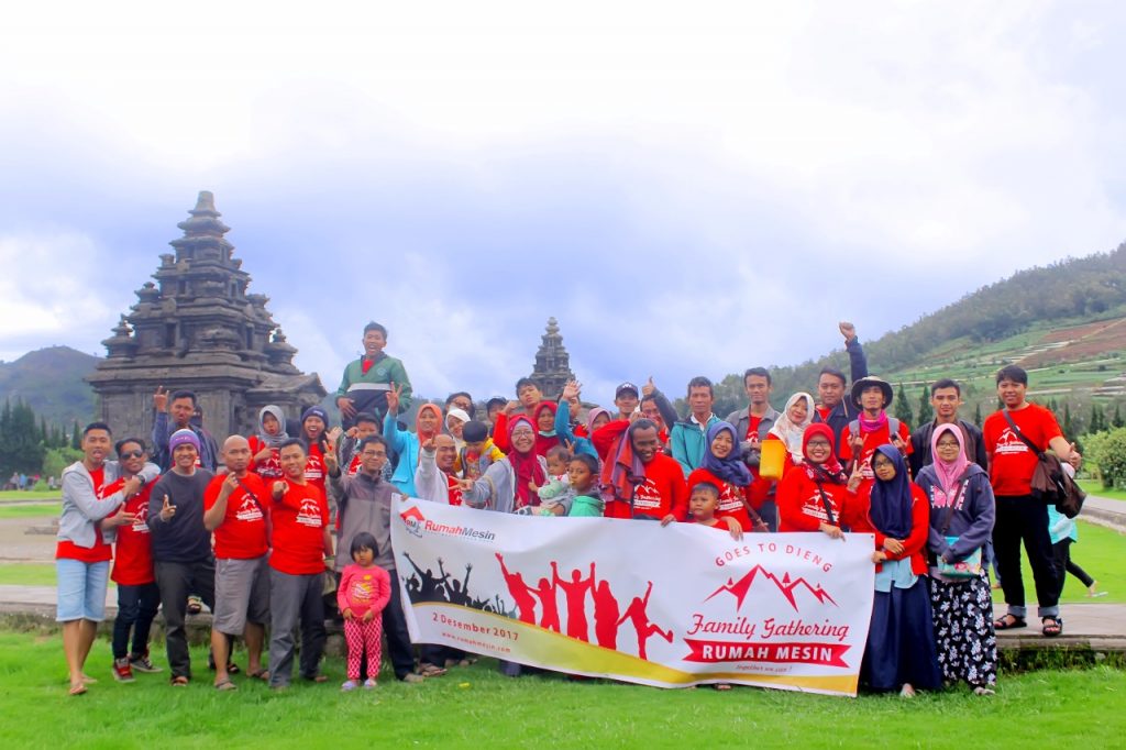 Family Gathering Keluarga Besar Rumah Mesin Goes To Dieng 2
