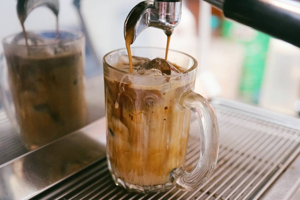 cara membuat es kopi hitam