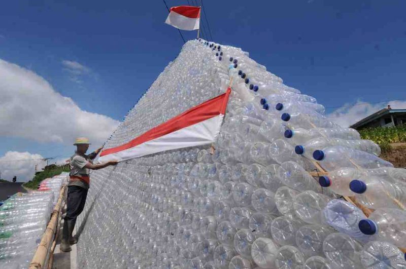  Kerajinan  Dari Limbah  Plastik  Yang Inovatif Dan Bermanfaat