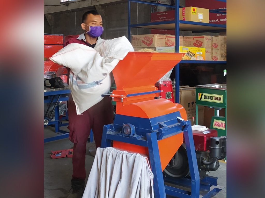 Mesin Giling Sekam M20