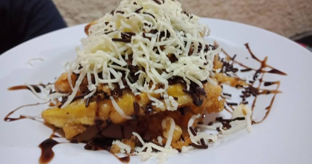 cara membuat pisang goreng kipas pakai toping