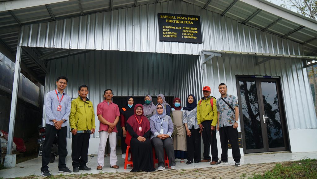 Penyerahan Mesin Pertanian Kepada Kelompok Tani Temanggung