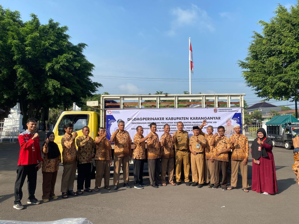 Penyerahan Mesin Pengolah Ubi Untuk IKM Karanglo