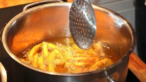 mengurangi minyak goreng