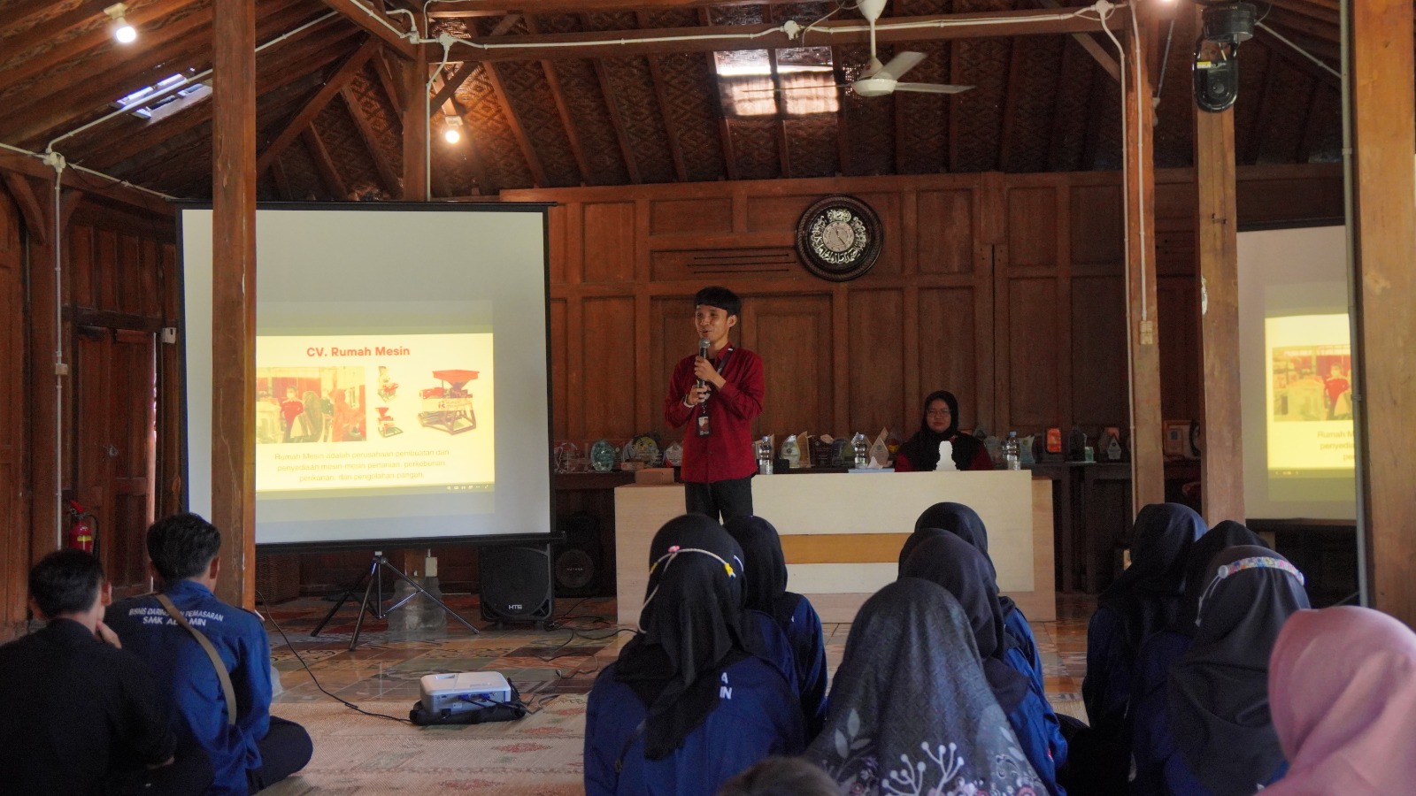 Suasana Kunjungan Industri SMK Al Amin