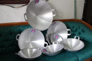 cara menghilangkan minyak di peyek