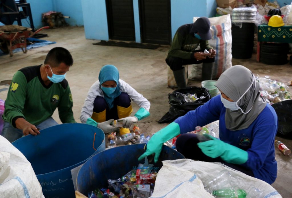 cara pengolahan botol plastik