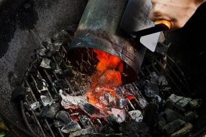 Cara Membuat Arang dari Kayu