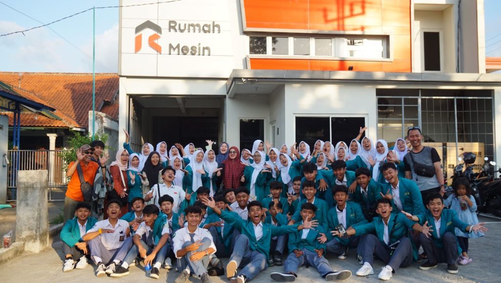 Kunjungan Industri SMK Assuyuthiyyah