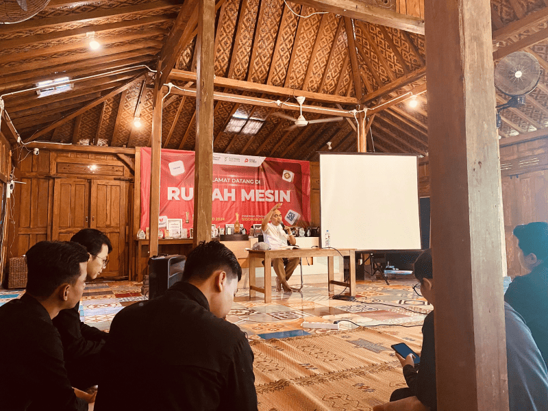 Ilmu Adalah Kunci Dunia Akhirat