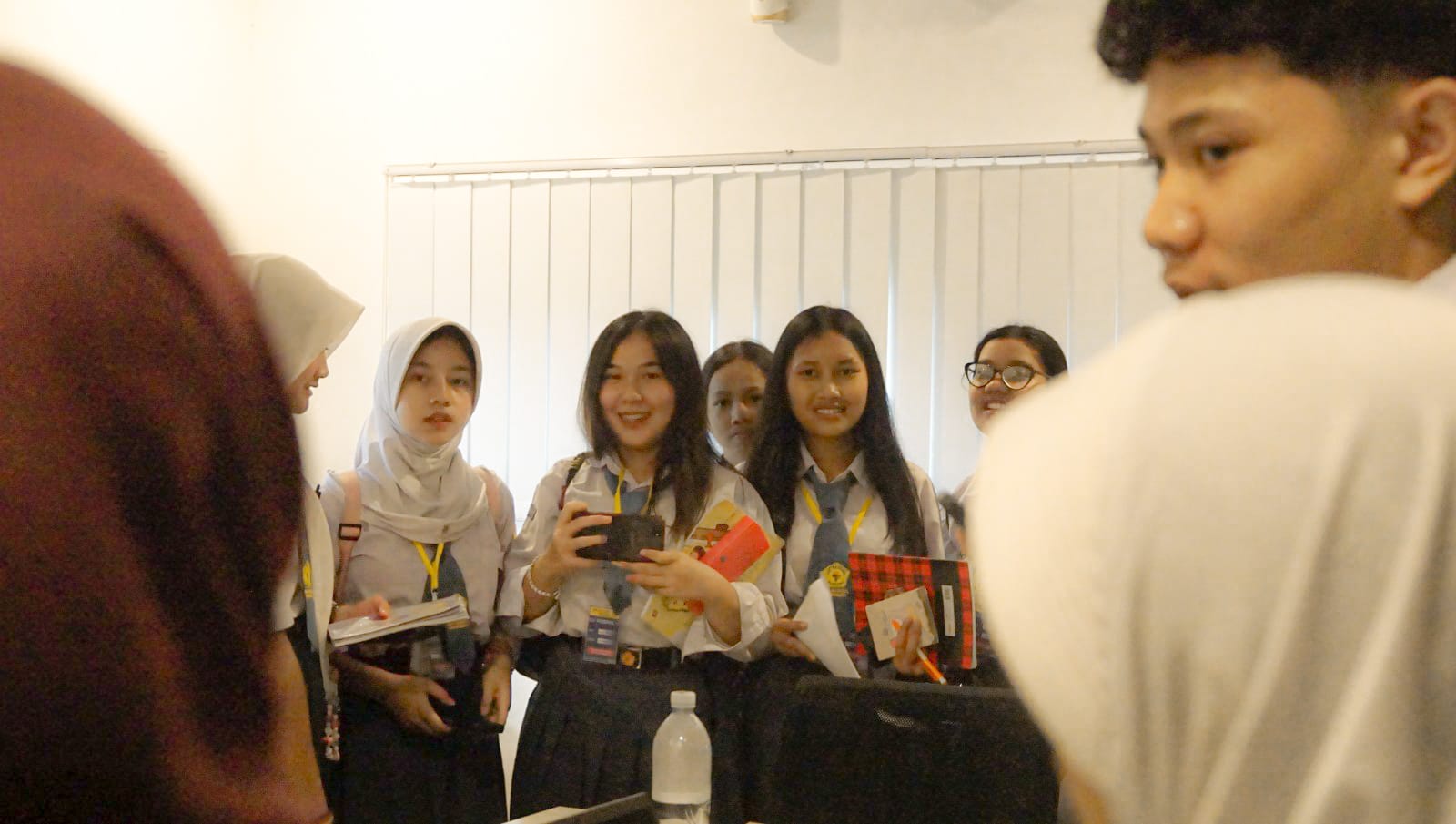 Antusiasme Siswa Ketika Mengunjungi Departemen Digital Marketing