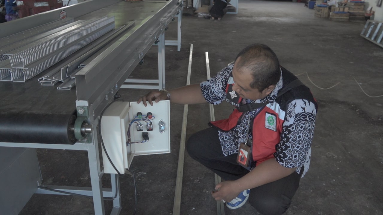 Mesin Conveyor Sampah