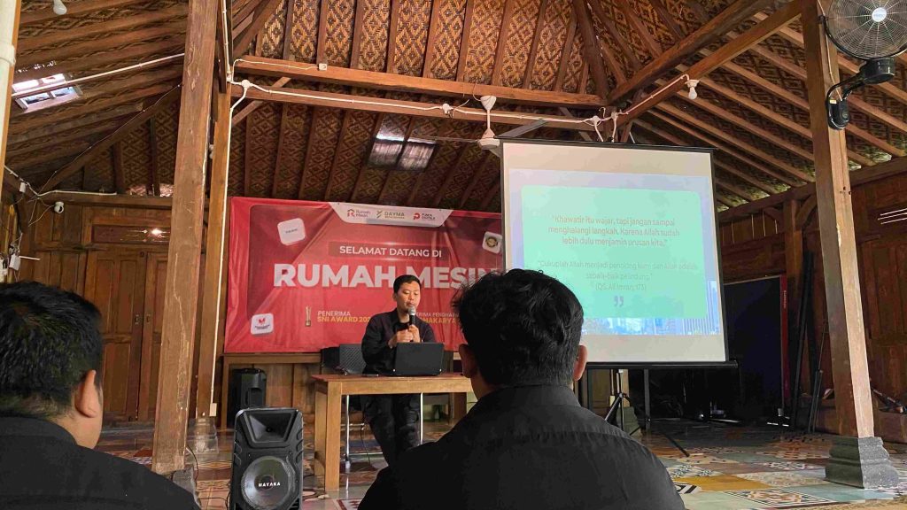 Dunia Tak Semenakutkan Itu