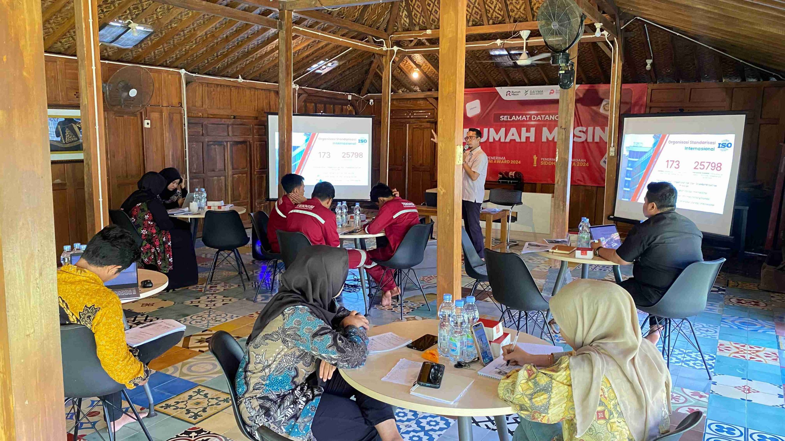 Tim yang Hadir Dalam Pelatihan ISO 9001 Rumah Mesin