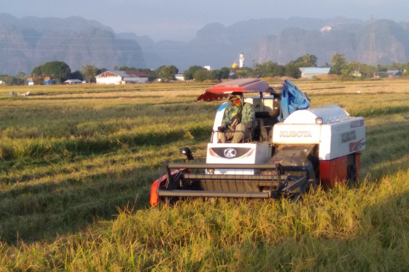 mesin pertanian modern