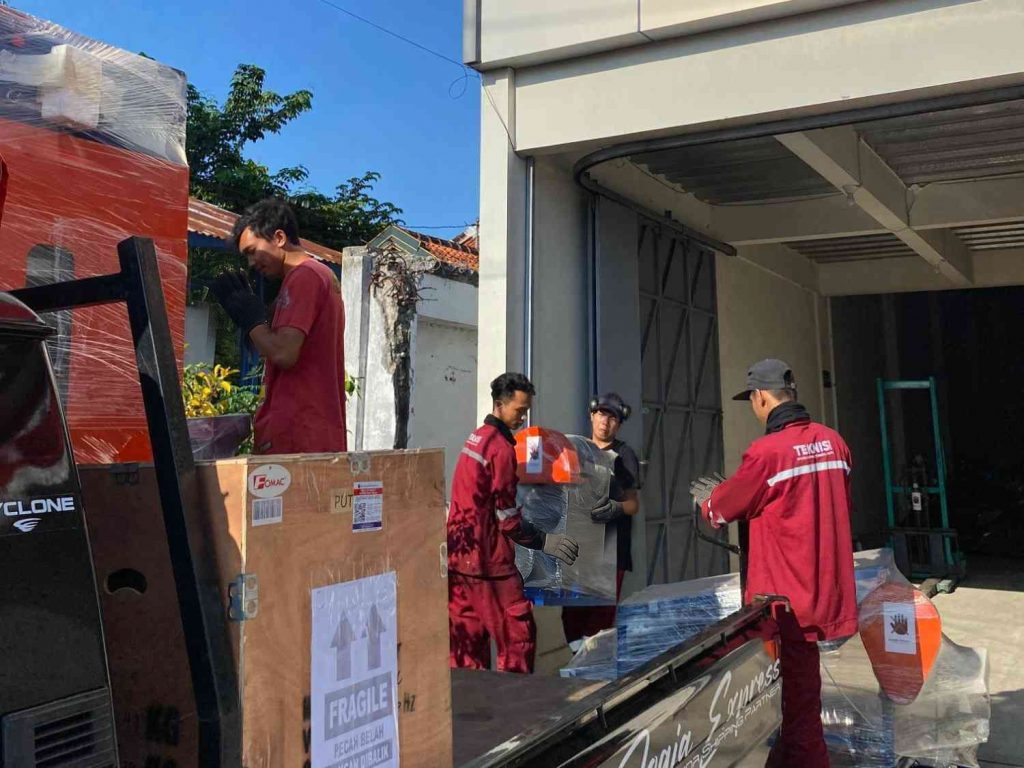 Proses Pengiriman Mesin Rumah Mesin ke Garut