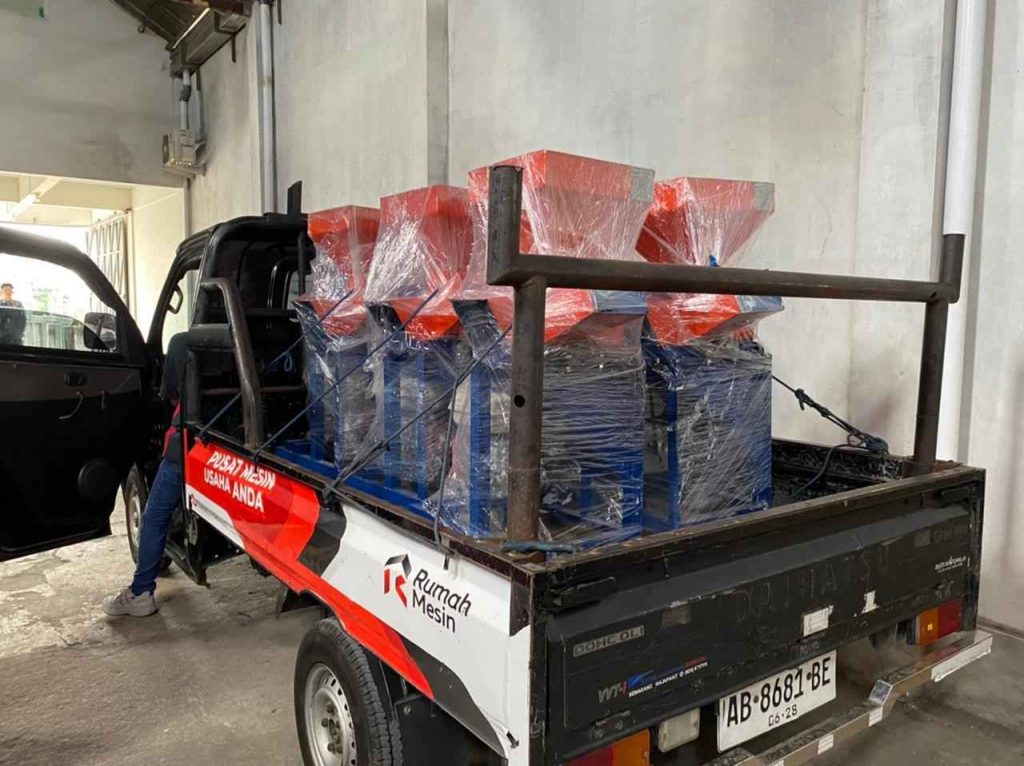 Pengiriman Mesin Pencacah Rumput ke Kalurahan Trimulyo Bantul