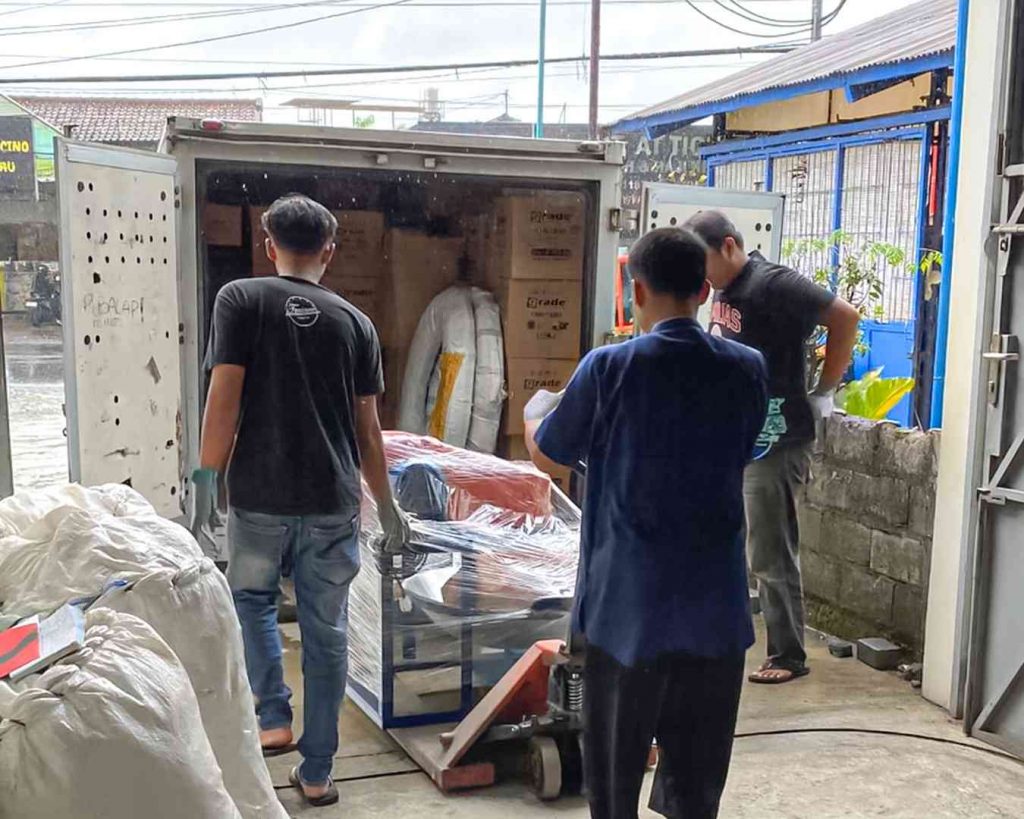 Pengiriman Mesin Kristalisator ke Makassar