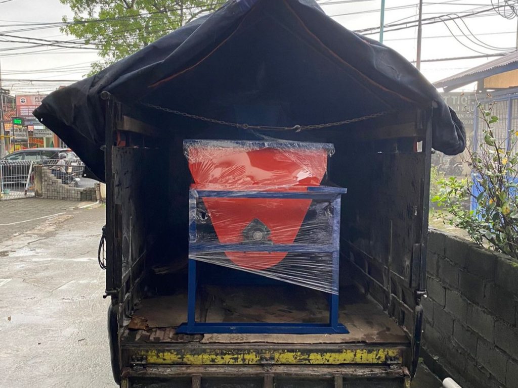 Pengiriman Mesin Pakan Ternak ke Banyuwangi