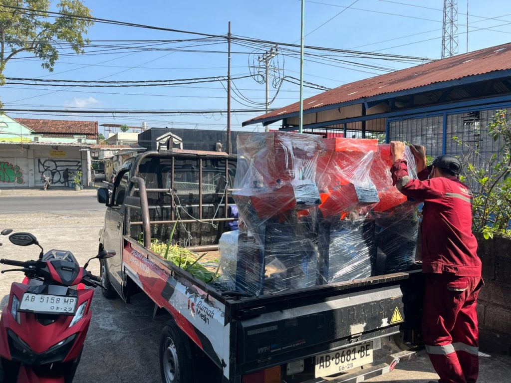 Pengiriman Mesin Pencacah Rumput ke SHS Center DIY