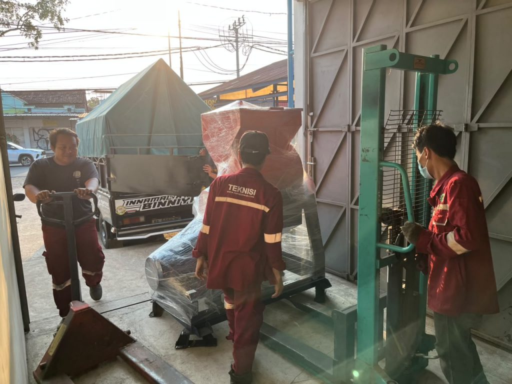 Pengiriman Mesin Pencacah Sampah Rumah Mesin ke UIN Cirebon