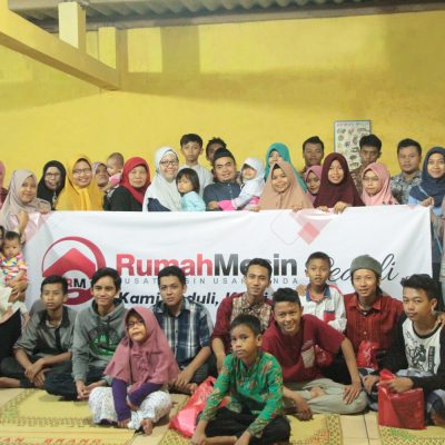 Buka Bersama dan Pemberian Santunan Anak Yatim